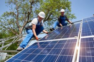 ТОП компаній, що встановлюють гібридні сонячні електростанції